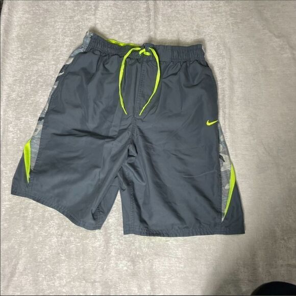Nike small grey shorts - Picture 1 of 6